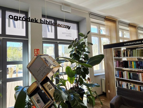 Między książkami a liśćmi, czyli biblioteka, która leczy rośliny