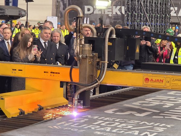 Paleniem blach pod „Huragan" rozpoczął się kolejny etap programu Miecznik