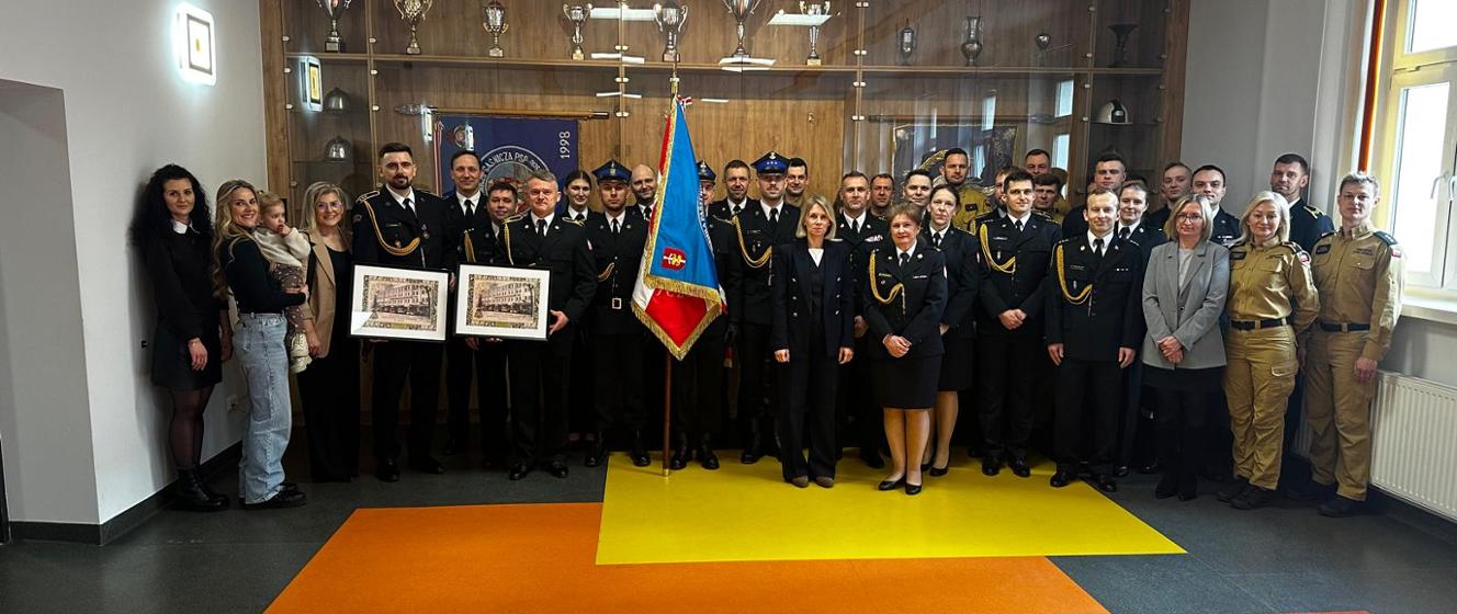 Uroczysta zbiórka w Komendzie Miejskiej Państwowej Straży Pożarnej w Gdyni
